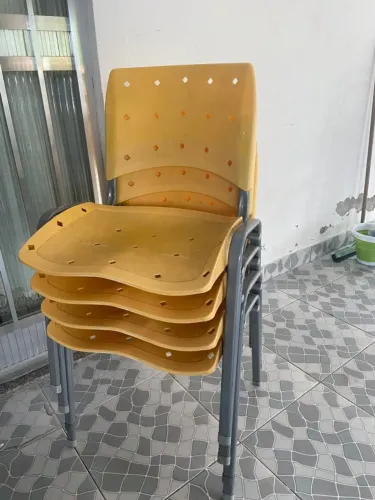 Cadeiras Ergonômicas Amarelas - Kit com 6 unidades