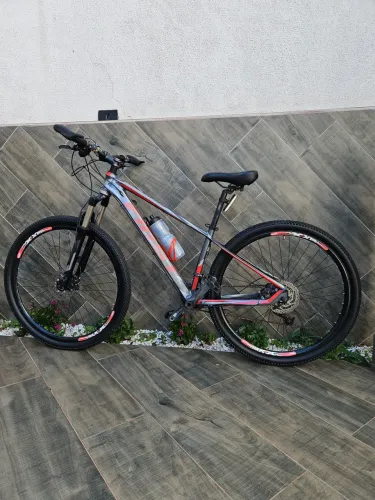 Bike First - ideal para estrada