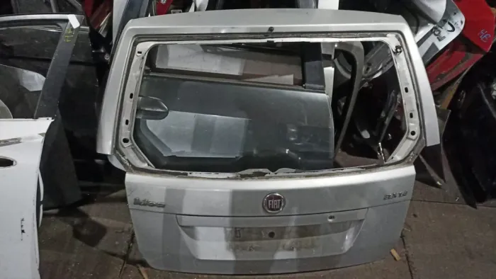Tampa traseira fiat idea 2007 08 09