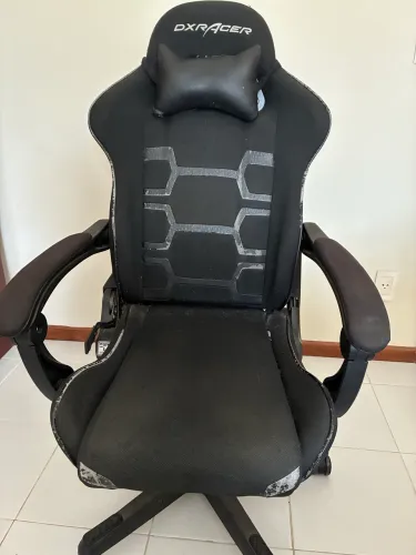 Cadeira gamer.