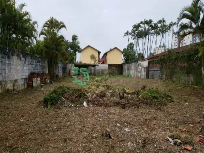 Invista no Litoral: Terreno 874 m² no Bairro Vera Cruz Mongaguá/SP