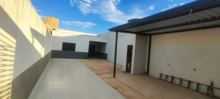 Alugo casa no bairro Bonsucesso