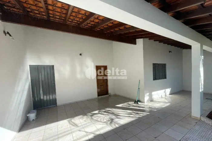 Casa residencial com 4 quartos sendo 1 suíte disponível para locação no bairro Planalto em