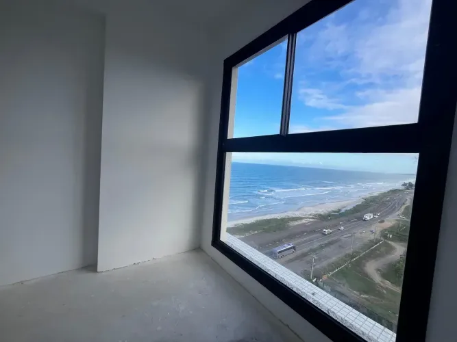 Apartamento de 3/4 com frente total para o mar.