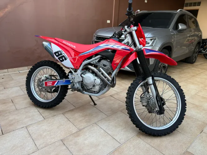 CRF 250F pouco uso