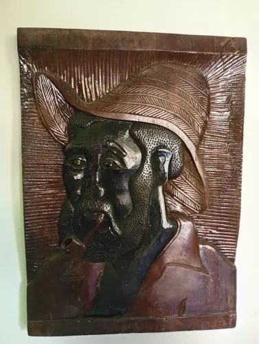 Quadro médio pra grande preto velho talhado em madeira maciça todo invernizado 