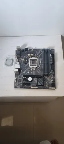 Placa mãe gigabyte b365m ds3h + processador i5 9400f + um air cooler da mancer