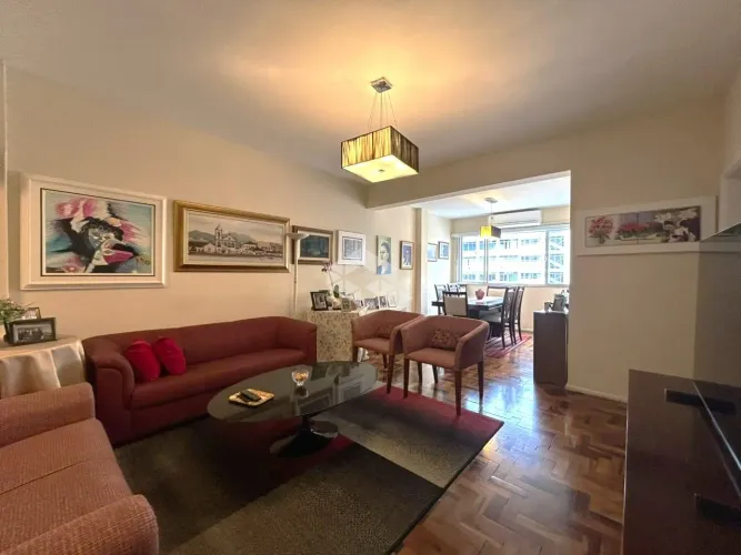 APARTAMENTO MOBILIADO COM 3 QUARTOS SUÍTE E GARAGEM NO CENTRO DE FLORIANÓPOLIS