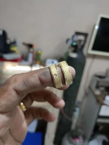 Aliança de moeda modelo trabalhado