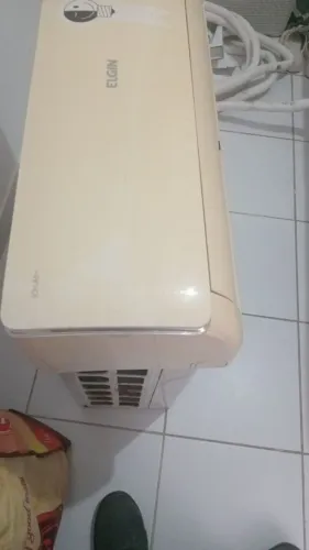 Ar-condicionado 9 Mil BTUS em excelente estado 