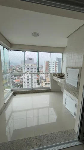 Apartamento com 02 dormitórios sendo 01 suíte à venda - Campinas - São José/SC