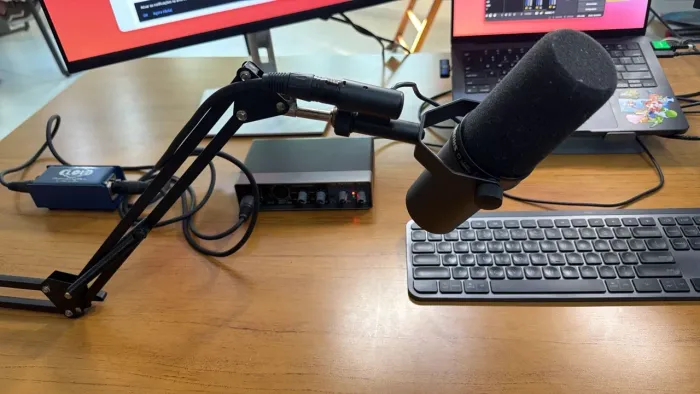 Kit profissional Podcast/Estudio - (Shure SM7B + Cloudlifter CL-1+ Interface Teyun Q22)