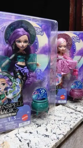 Monster High By Moonspell High Carina Song e Willow Thorne