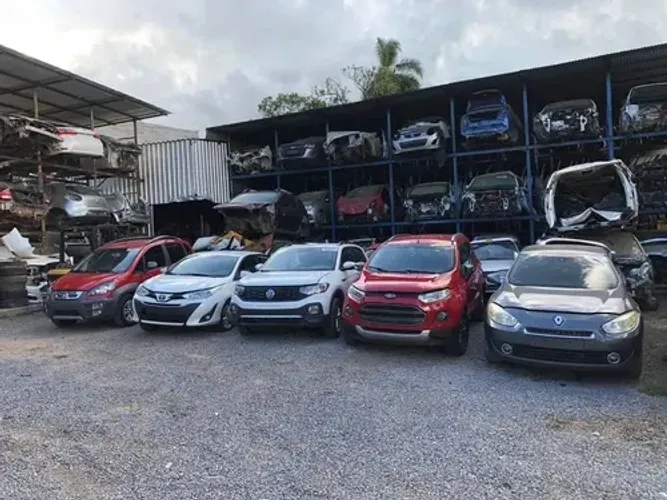 Carros peças sucatas!
