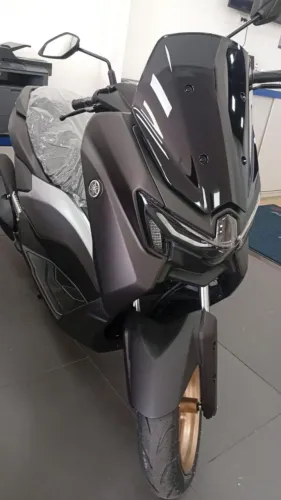 YAMAHA NMAX PRATICAMENTE NOVA