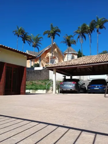 Casa em bairro de alto padrão em Serra Negra