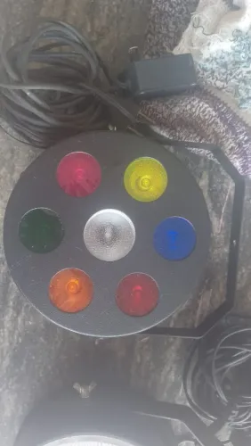 Vendo jogo de luzes para festa.