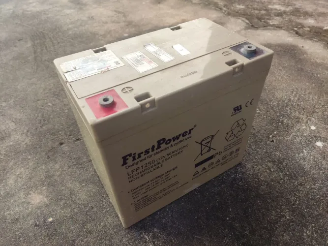 Casco de bateria estacionaria 50Ah 12v