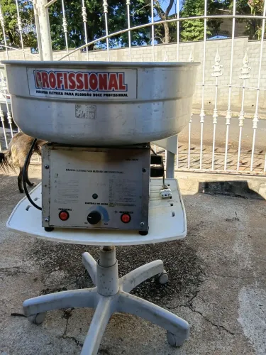 Máquina de Algodão Doce Profissional