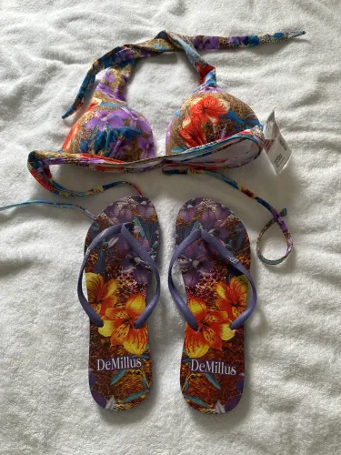 Conjunto floral , bustiê 44 e sandália 37/38