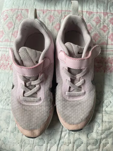 Tênis Nike r