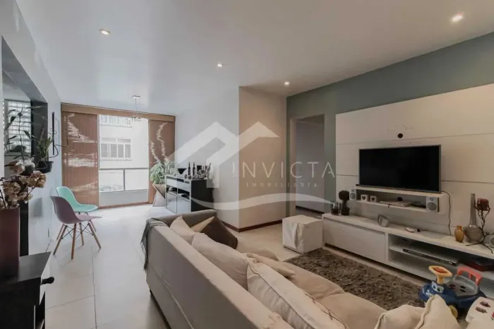 Viva com conforto e localização estratégica. Apartamento de frente, com ótima iluminação
