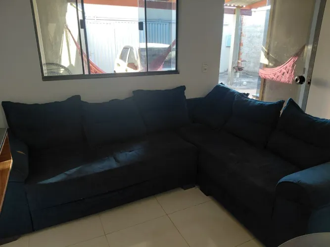 Vende-se sofá. Encontra-se em .Luzimangues. R$700