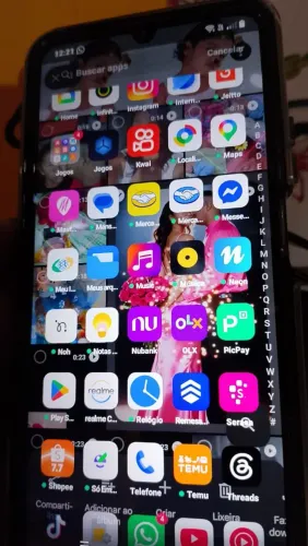 Relame 60x 128 4 RAM+8 GB disponível.