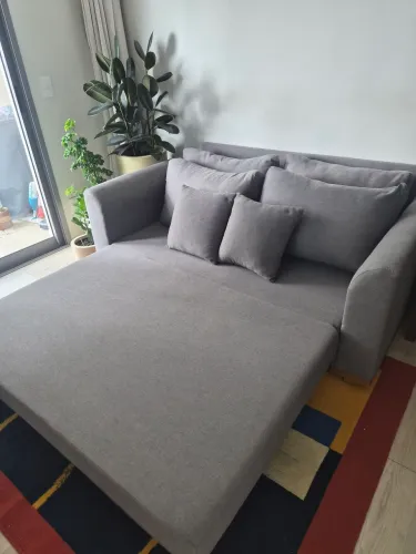 Sofa Cama - Cinza, 4 almofadas grandes, 2 pequenas - 1 ano de uso.