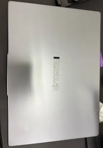 Notebook NOVO (10 dias de uso) com plástico ainda.