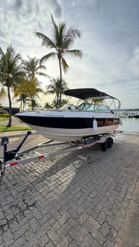 Lancha Phoneix 230 com Mercury 150Hp EFI ano 2010