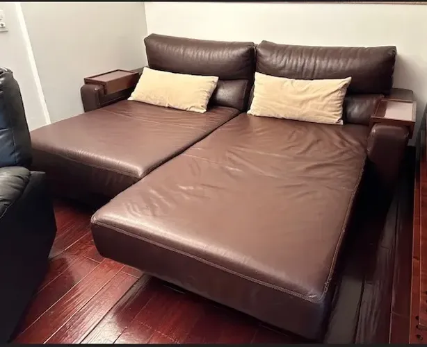 Sofá couro legítimo com chaise