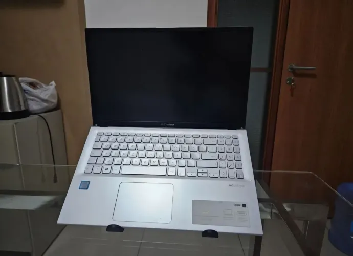 Notebook Asus Vivobook 15, i5 8th gen, 8gb de ram