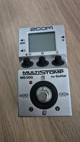 Pedal de efeito Zoom MultiStomp MS-50G prateado