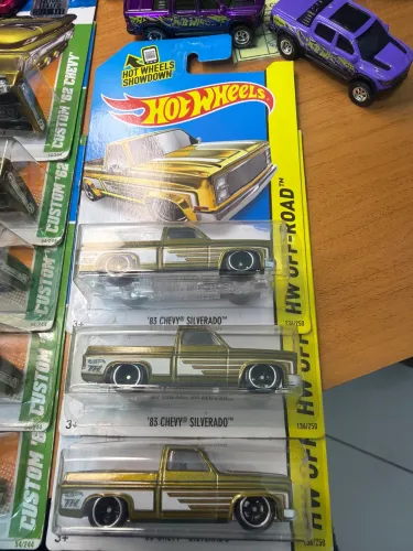 HOTWHEELS ?83 CHEVY SILVERADO DOURADO STH SUPER T-HUNT
