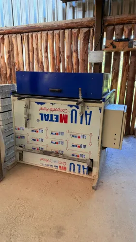 Maquina de Plastico Vaccun Forming 46 x 96 Semi Nova