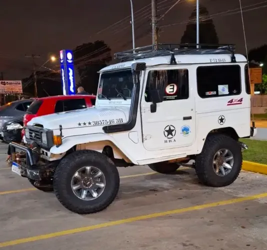 Toyota Band.Jipe Cap.de Aço Chas. Curto Diesel 1990