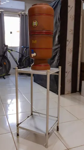 Filtro de Barro São João 8L com Suporte Metálico.