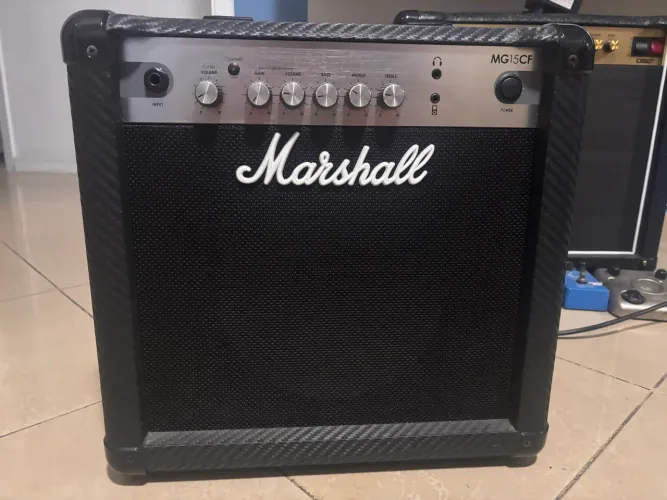 Amplificador Marshall MG15CF 15W Preto