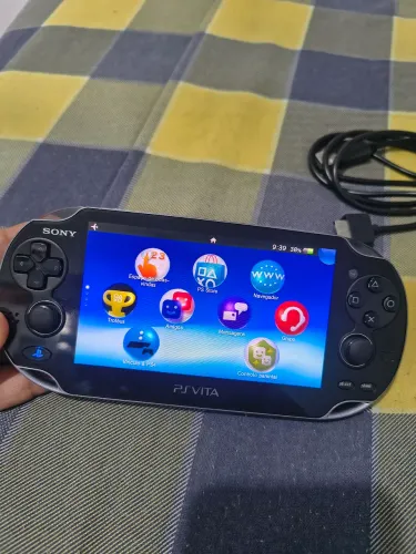Ps vita FAT 1000