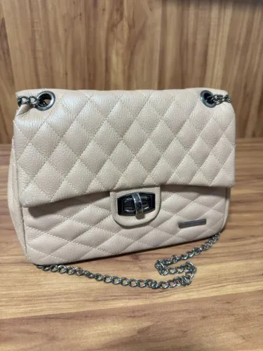 Bolsa em couro legítimo na cor nude