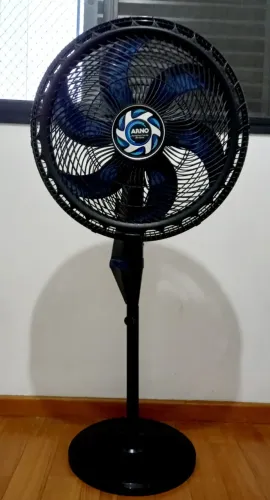 Ventilador de coluna Arno 6 pás