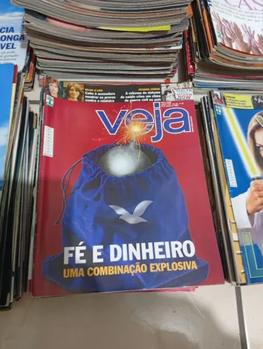 revistas Vejas de 2004 a 2010 e outras revistas