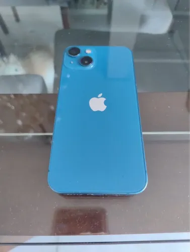 iPhone 13 em bom estado