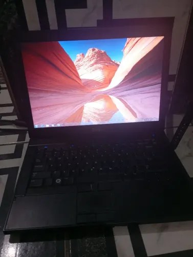 Notebook Intel core i5 latitude modelo E6410 em perfeitas condições acompanha a fonte
