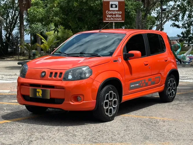 Fiat Uno Sporting 1.4 EVO Fire Flex 8V 4P 2013