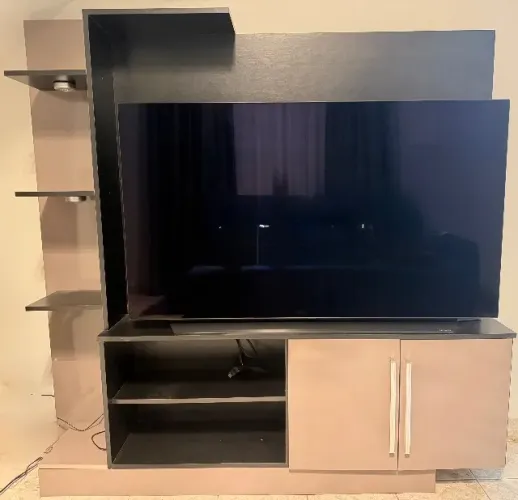 Estante para TV até 55 polegadas, 1,64 altura, 1,66 largura, não acompanha a TV