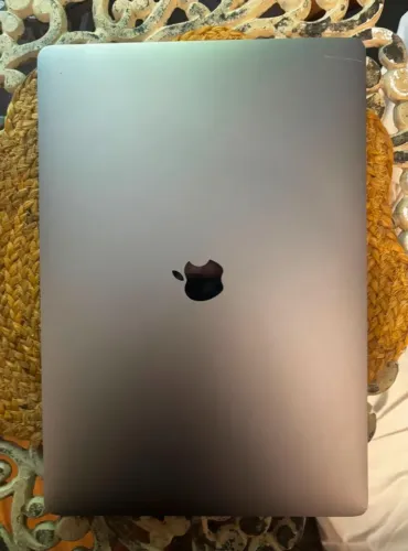 MacBook Pro 16" Intel i9 | 32GB RAM | 1TB SSD
