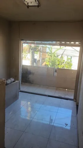 Alugo casa água e luz inclusos
