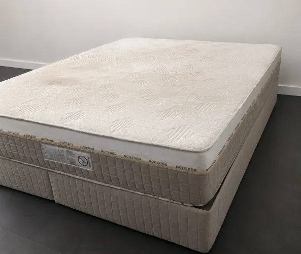 Cama Box King com colchão